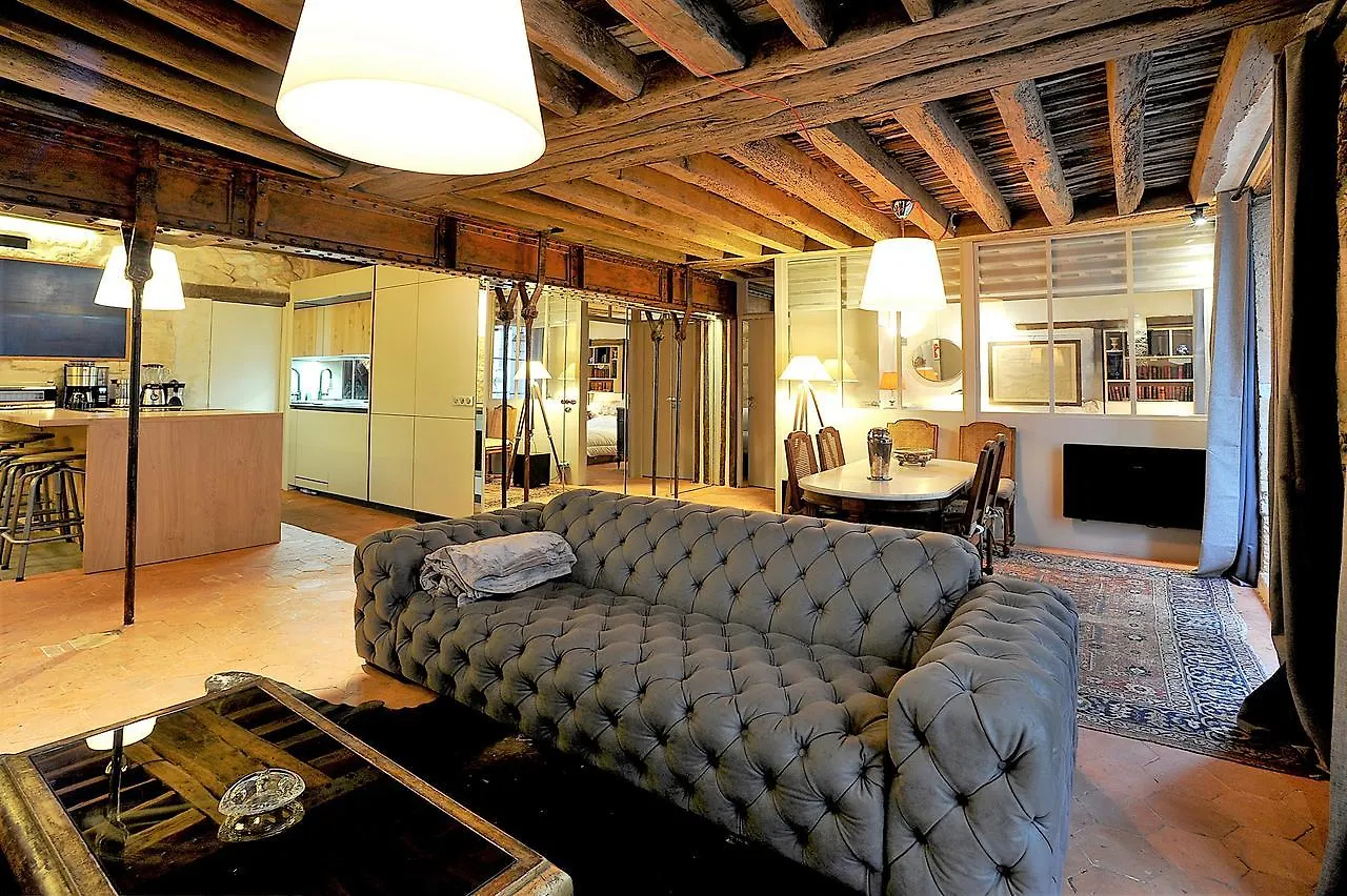 Beautiful Apartment In Historical Marais Paříž