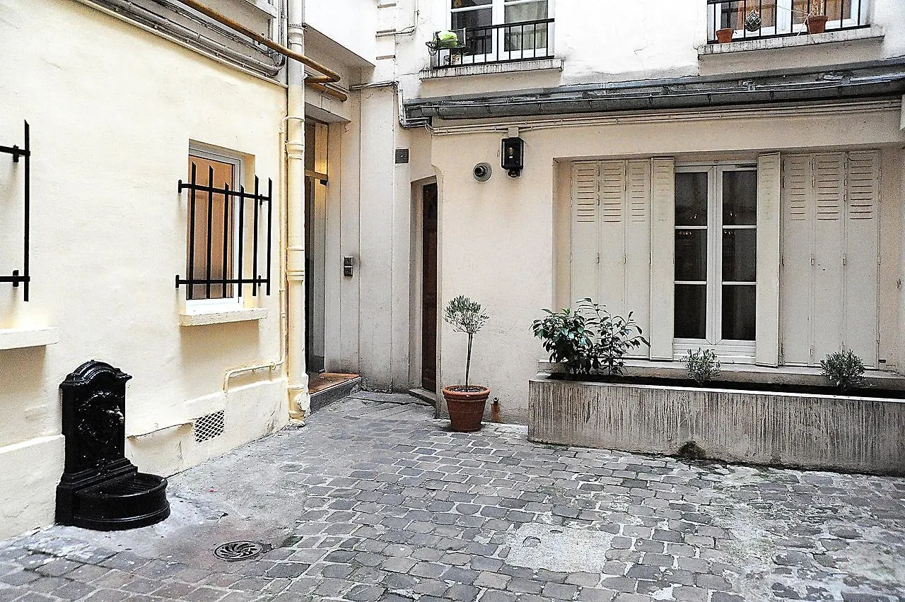 Beautiful Apartment In Historical Marais Paříž Francie